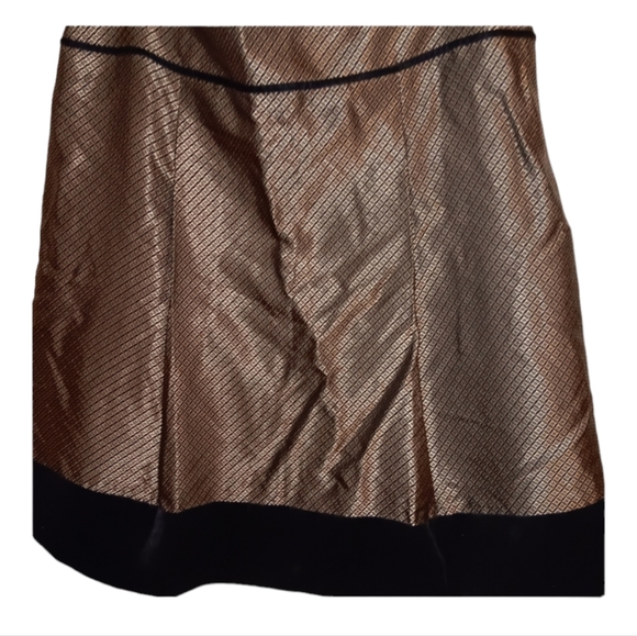 Ann Taylor Women's Skirt NWOT - Picture 2 of 4